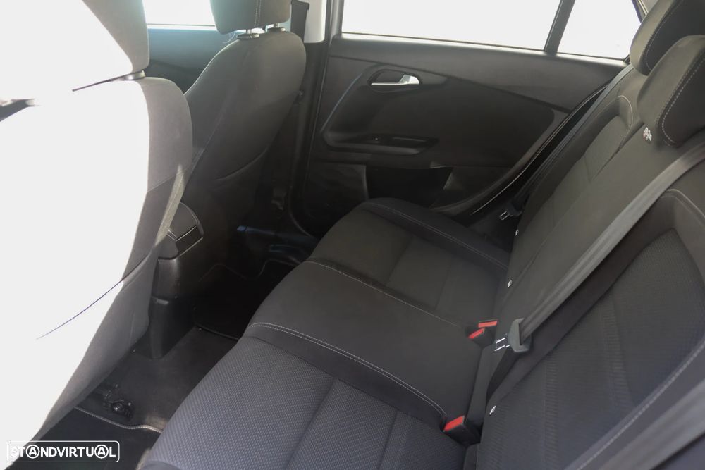 Fiat Tipo Station Wagon 1.3 M-Jet Lounge Tech - 22
