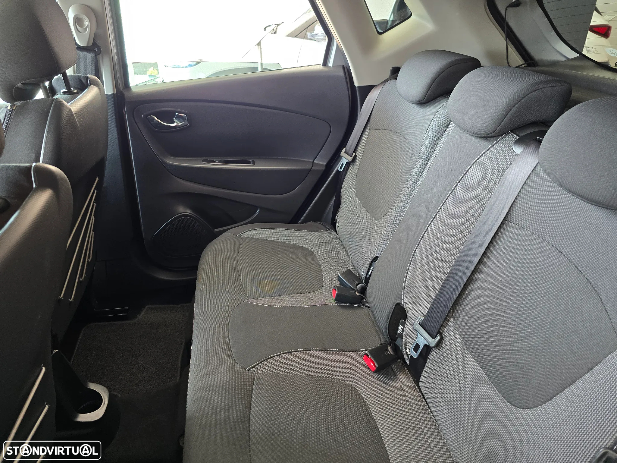 Renault Captur 1.5 dCi Exclusive - 14