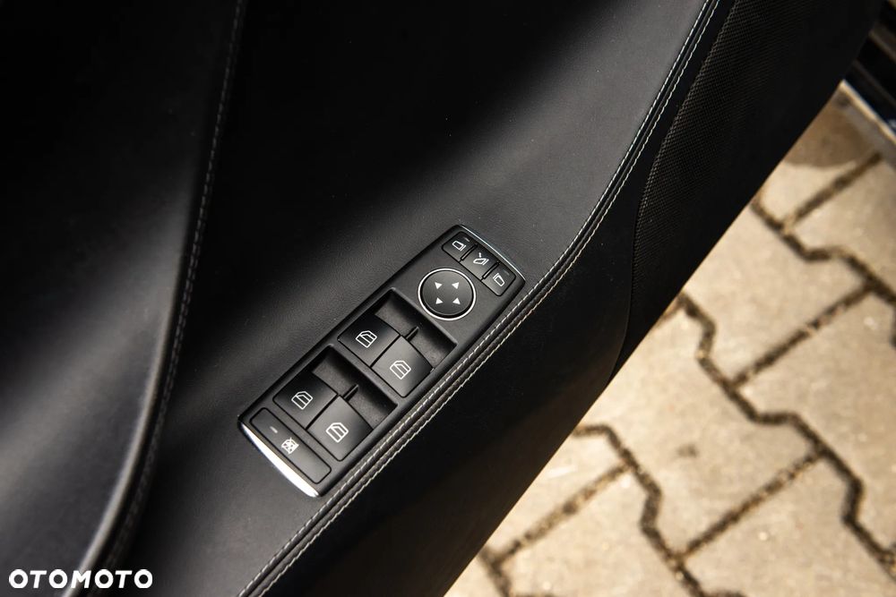 Tesla Model S Long Range Plus - 32