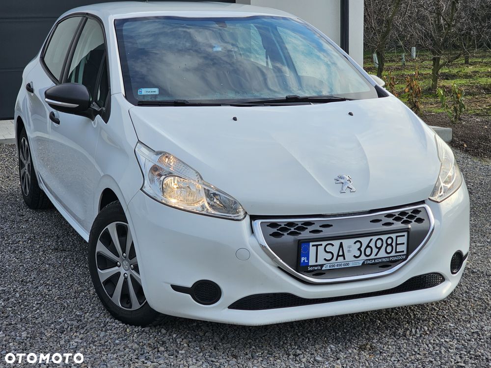 Peugeot 208 - 1