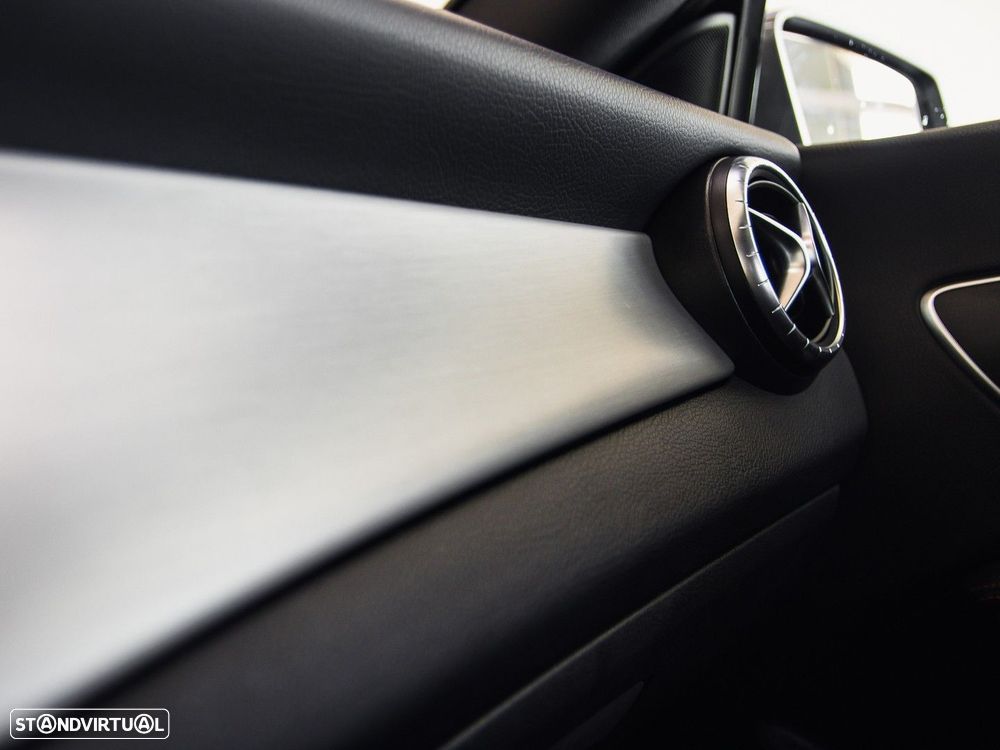Mercedes-Benz CLA 200 CDI AMG Line — fotografia 31