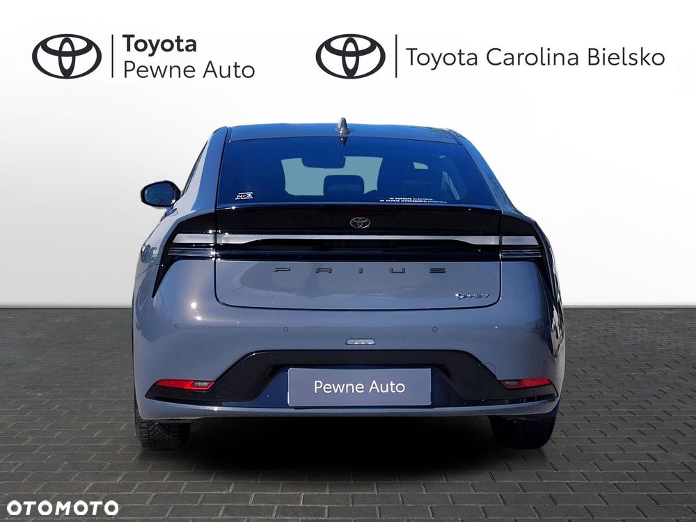 Toyota Prius - 4