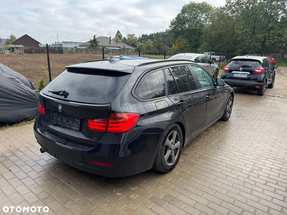 BMW Seria 3 318d Touring Luxury Line - 4