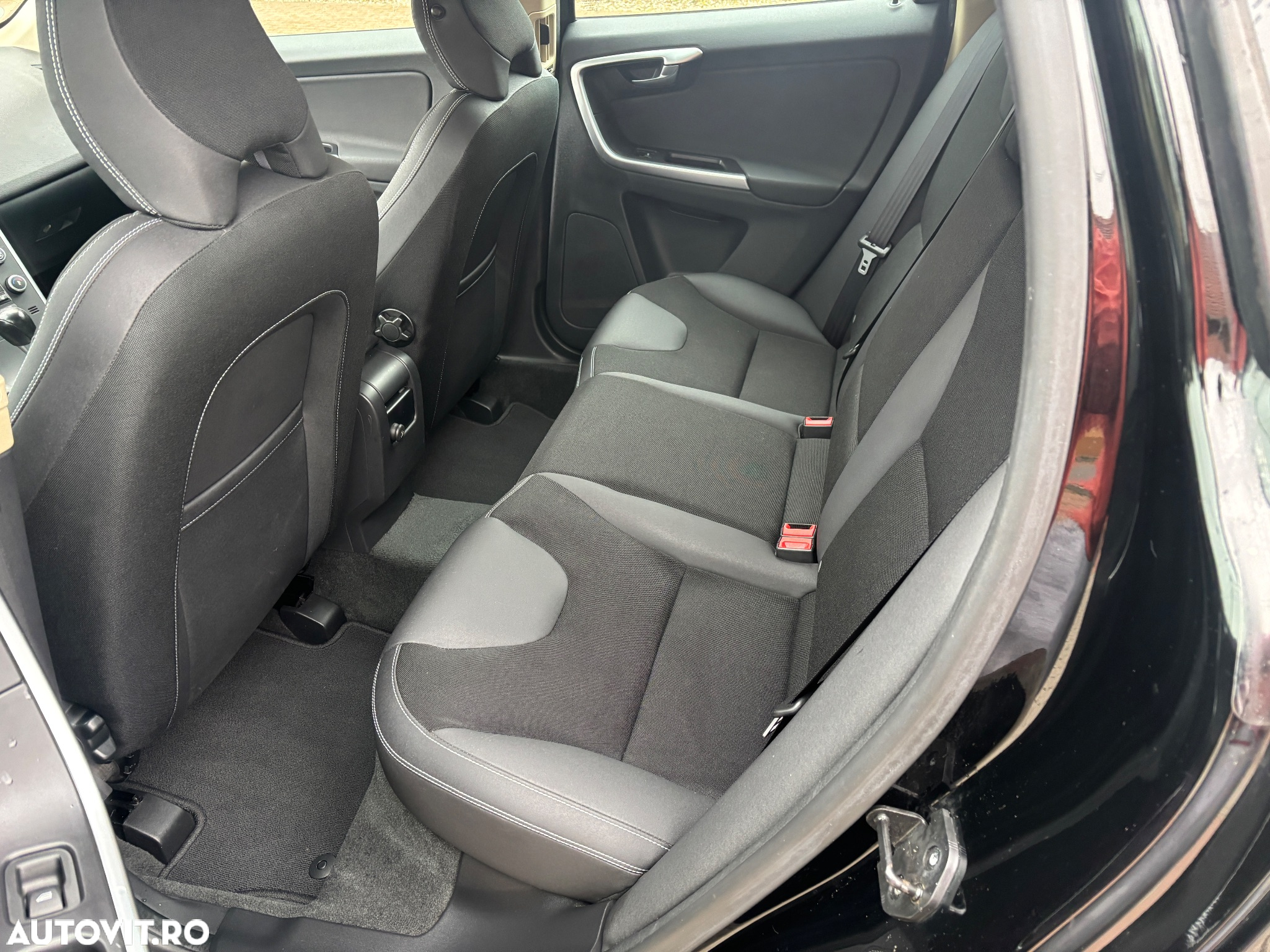 Volvo XC 60 DRIVe Kinetic - 9