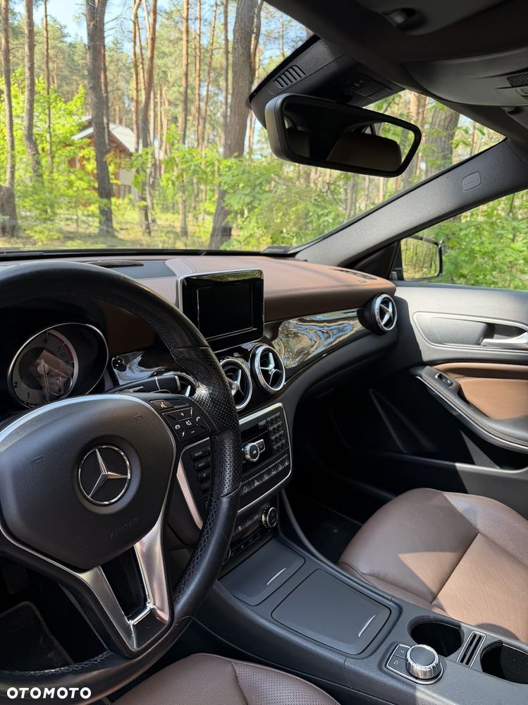 Mercedes-Benz GLA 250 4-Matic - 11