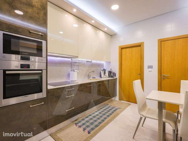 Moradia T3 mobilada e equipada com garagem fechada em Esgueira - Grande imagem: 3/50