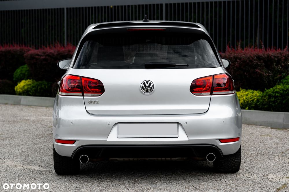 Volkswagen Golf 2.0 GTI - 8