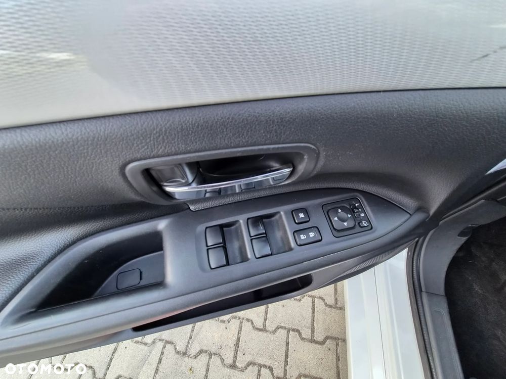 Mitsubishi Outlander 2.0 4WD Top - 27