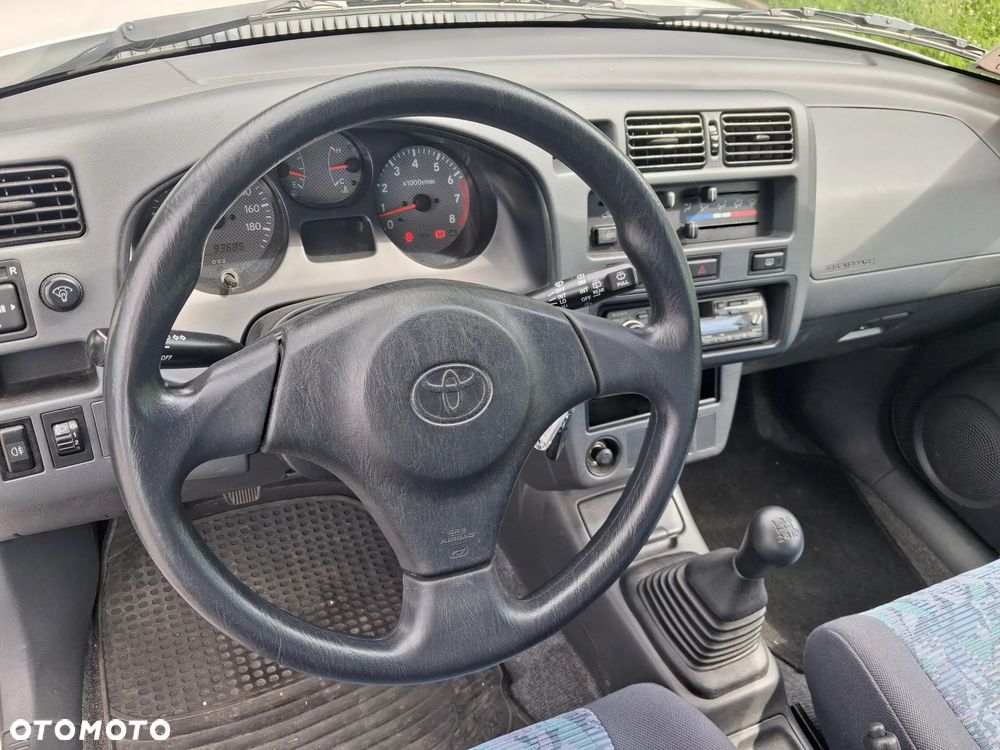 Toyota RAV4 2.0 GLi - 18