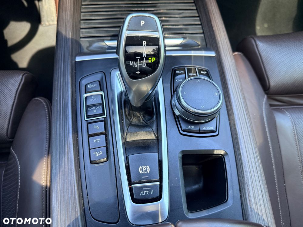 BMW X5 xDrive50i - 22