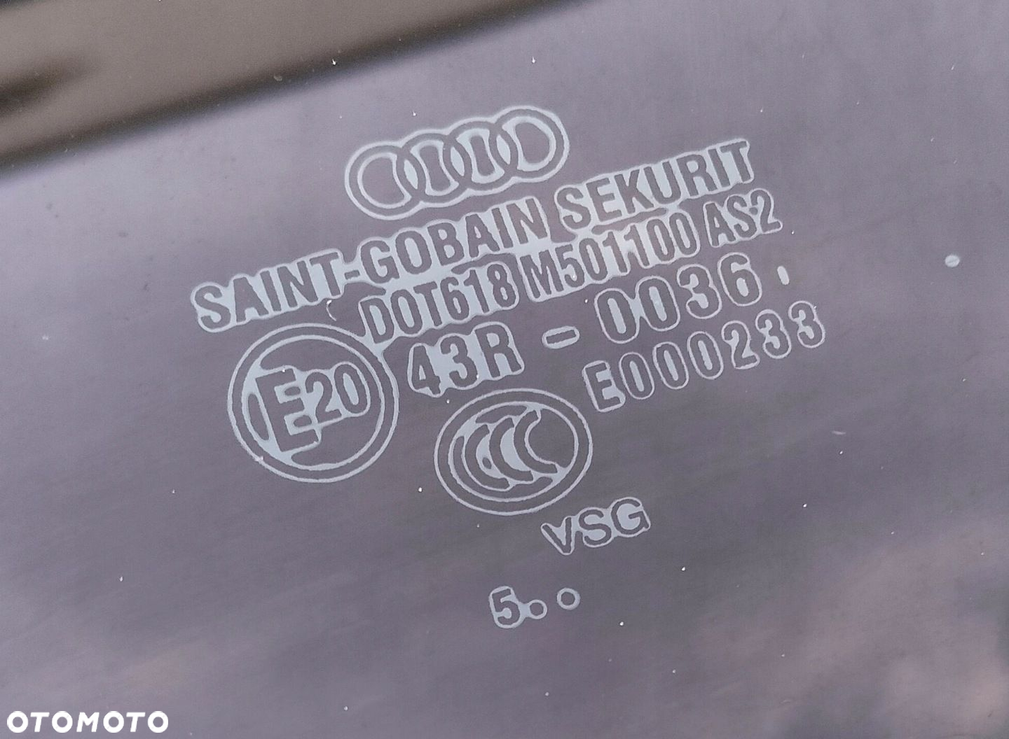 SZYBA PODWÓJNA DRZWI PRAWY TYŁ AUDI A8 D3 - 10