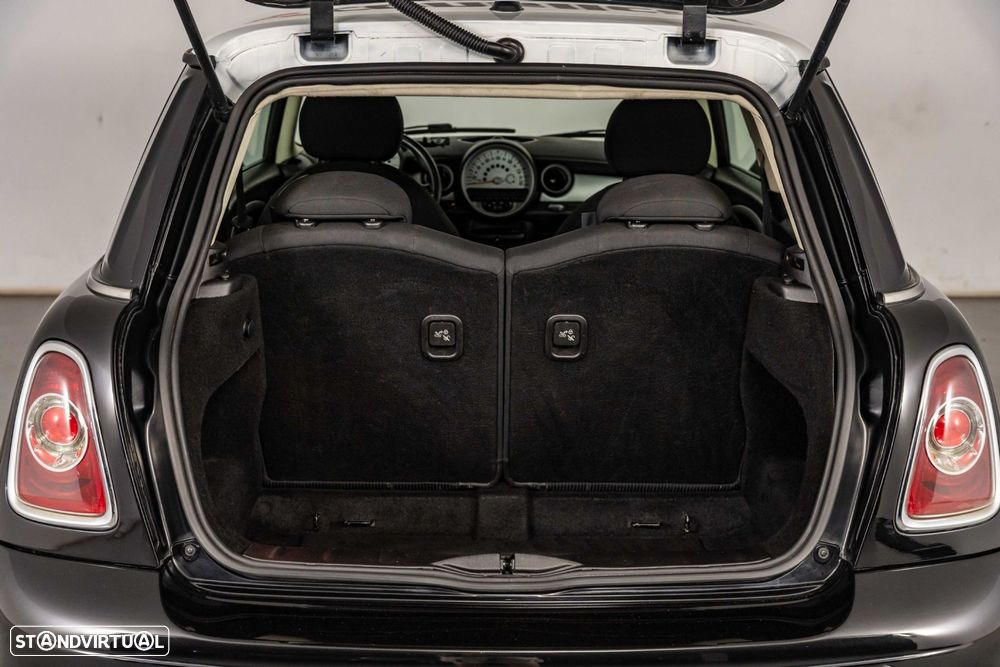 MINI 3 Portas Cooper D - 19