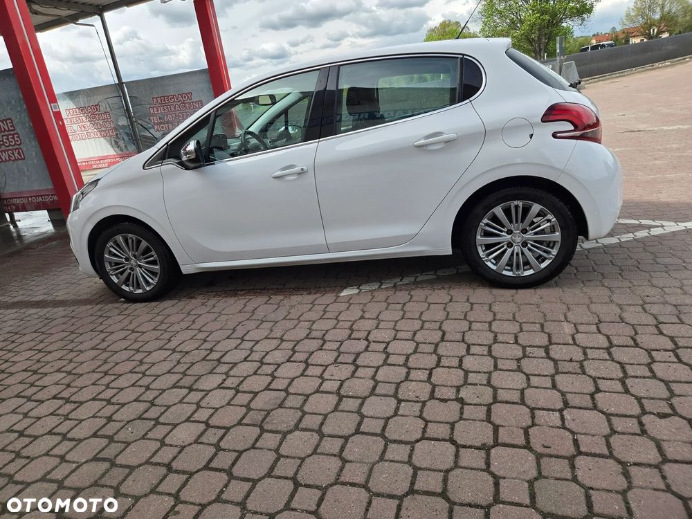 Peugeot 208 1.2 PureTech Allure S&S - 8