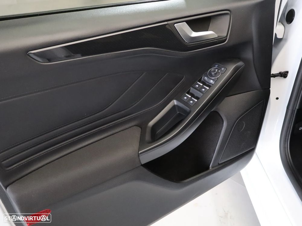 Ford Focus 1.0 EcoBoost MHEV ST-Line Aut. - 17