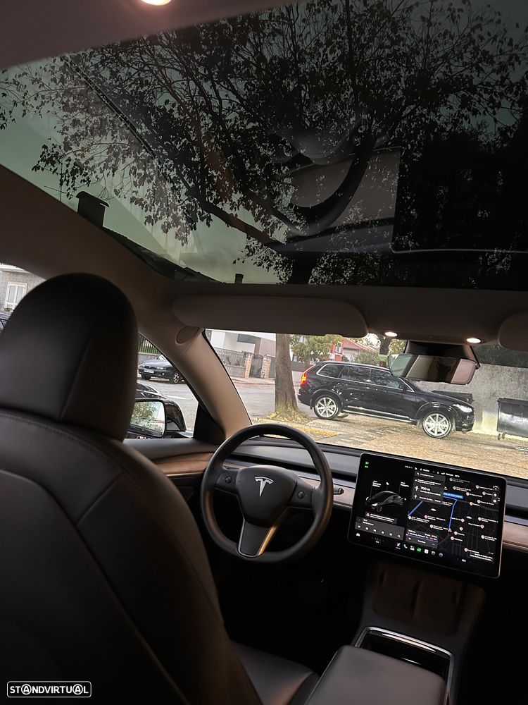 Tesla Model 3 - 7