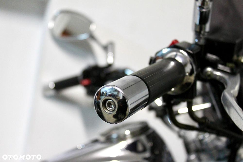 Yamaha XVS - 8