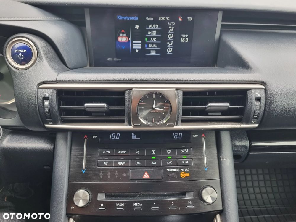 Lexus IS Business Edition - 14