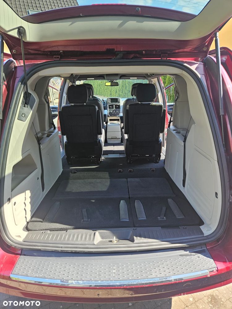 Dodge Grand Caravan - 17