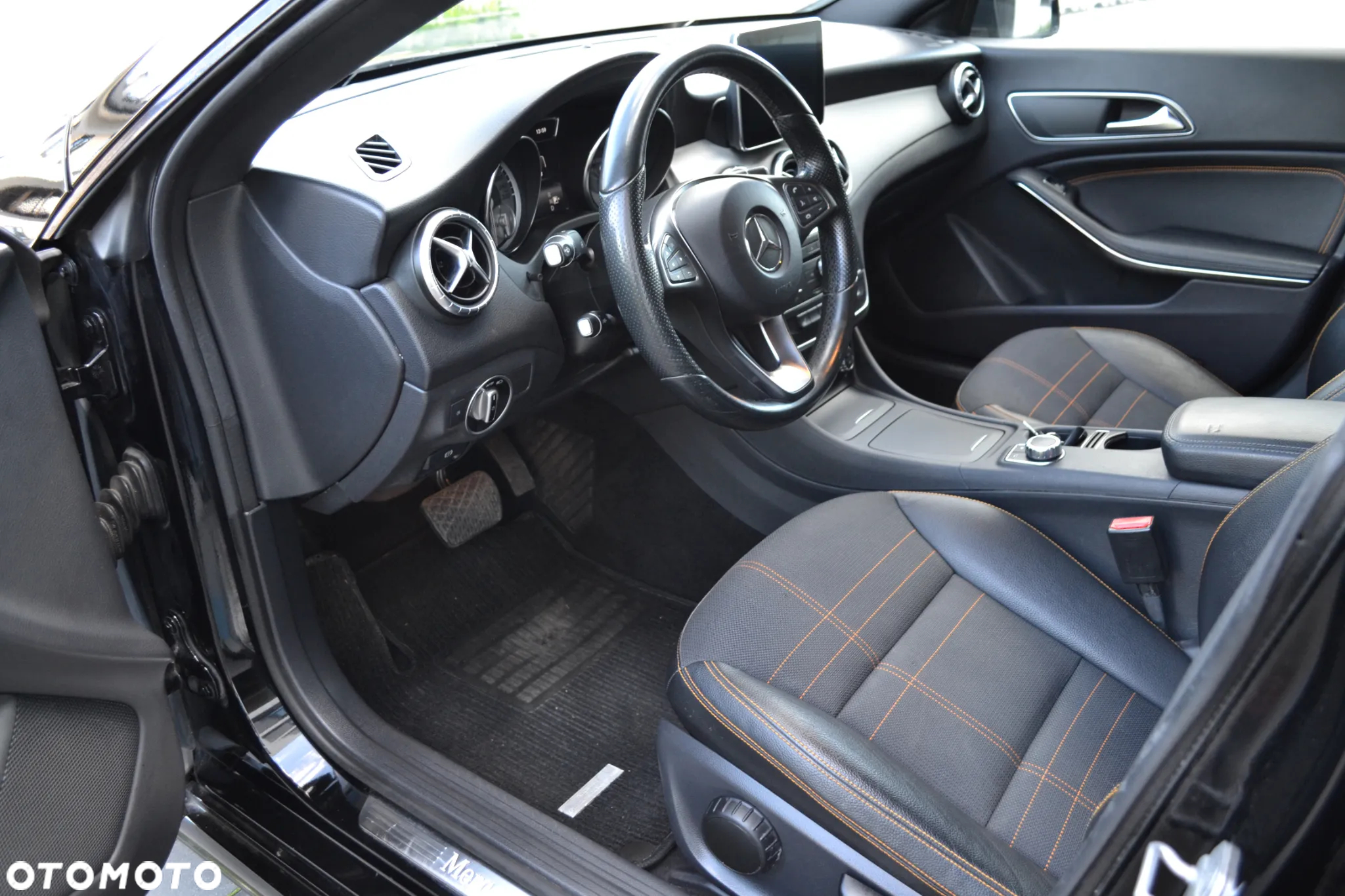 Mercedes-Benz CLA 200 7G-DCT AMG Line - 17