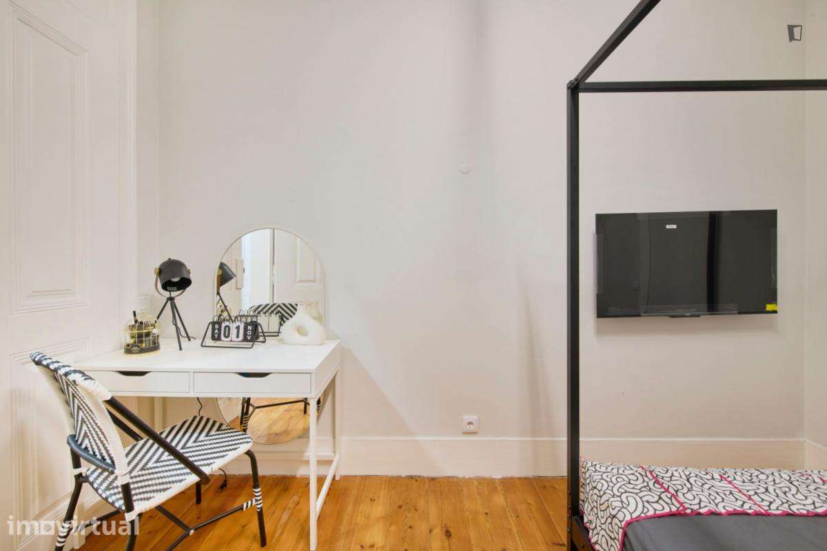 Quarto - localizado em Santos Lisbon - Grande imagem: 3/16