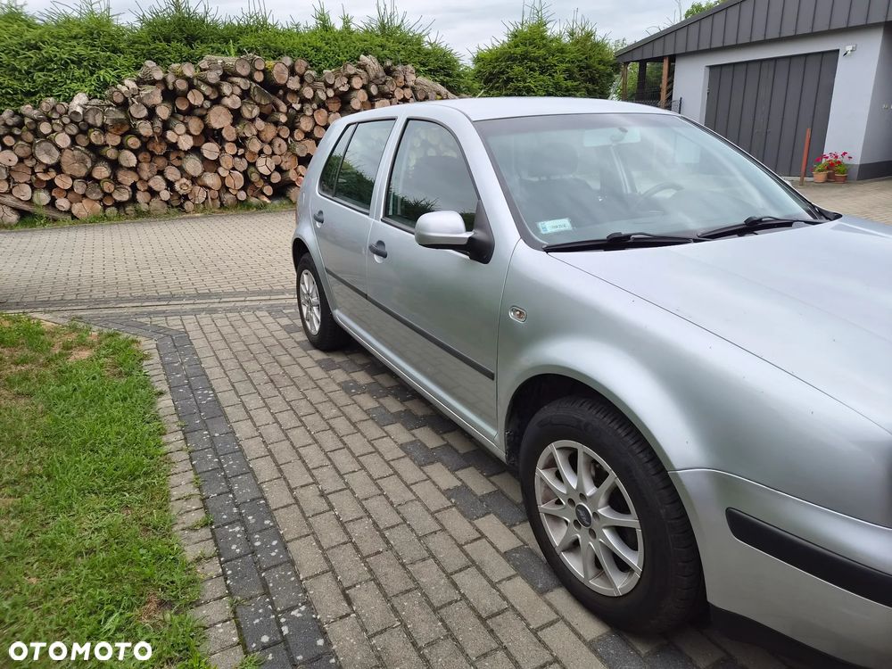 Volkswagen Golf - 5