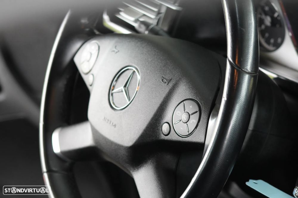 Mercedes-Benz E 250 CDI Avantgarde BlueEfficiency Auto. - 32