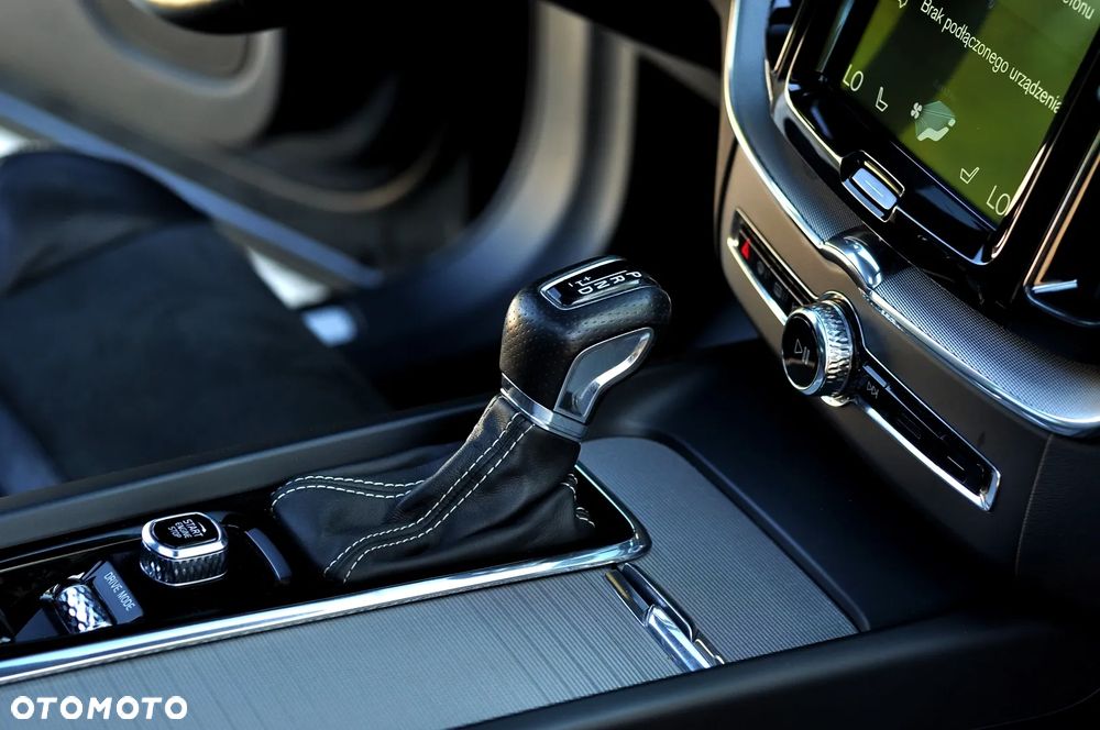 Volvo XC 60 T5 R-Design - 30