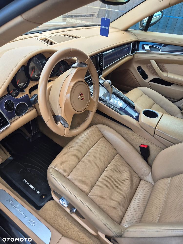 Porsche Panamera 4S - 14