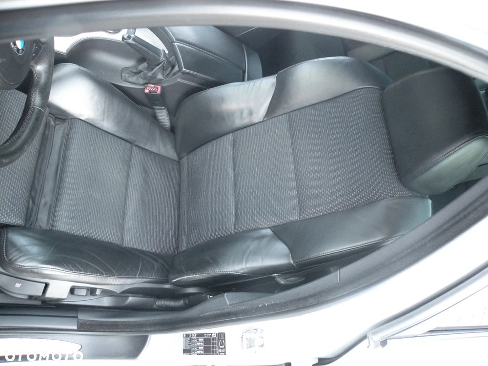 BMW Seria 5 523i - 9