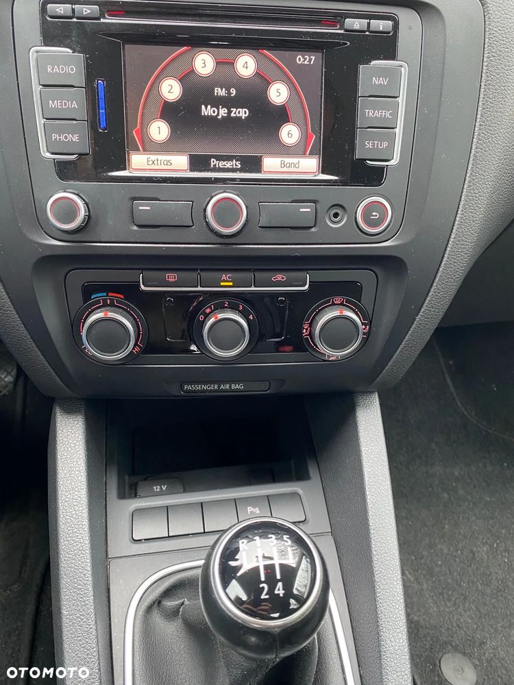 Volkswagen Jetta 1.6 TDI Comfortline - 13