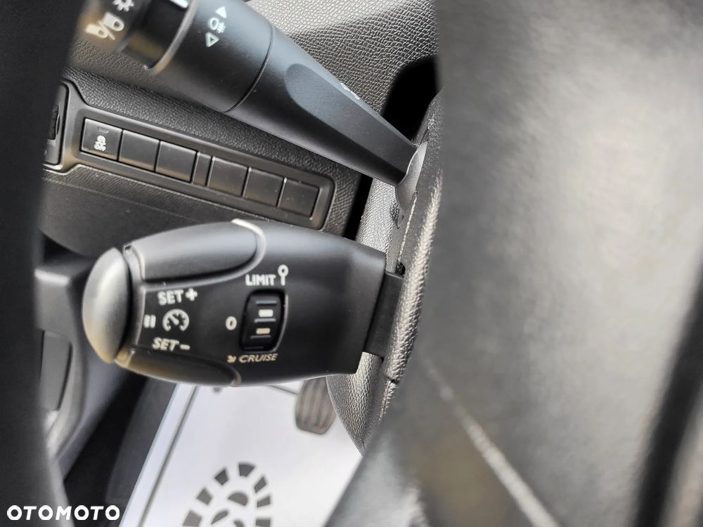 Peugeot 308 1.6 HDi Presence - 28