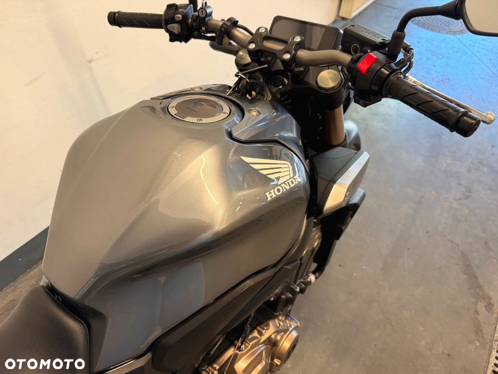 Honda CB - 30