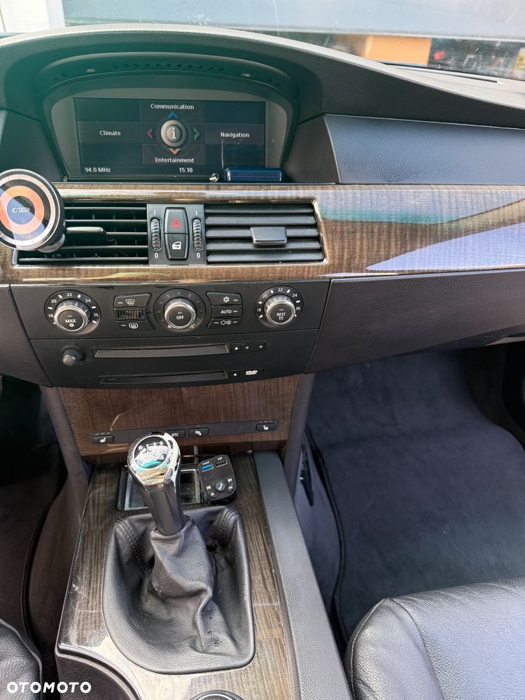 BMW Seria 5 525i - 14