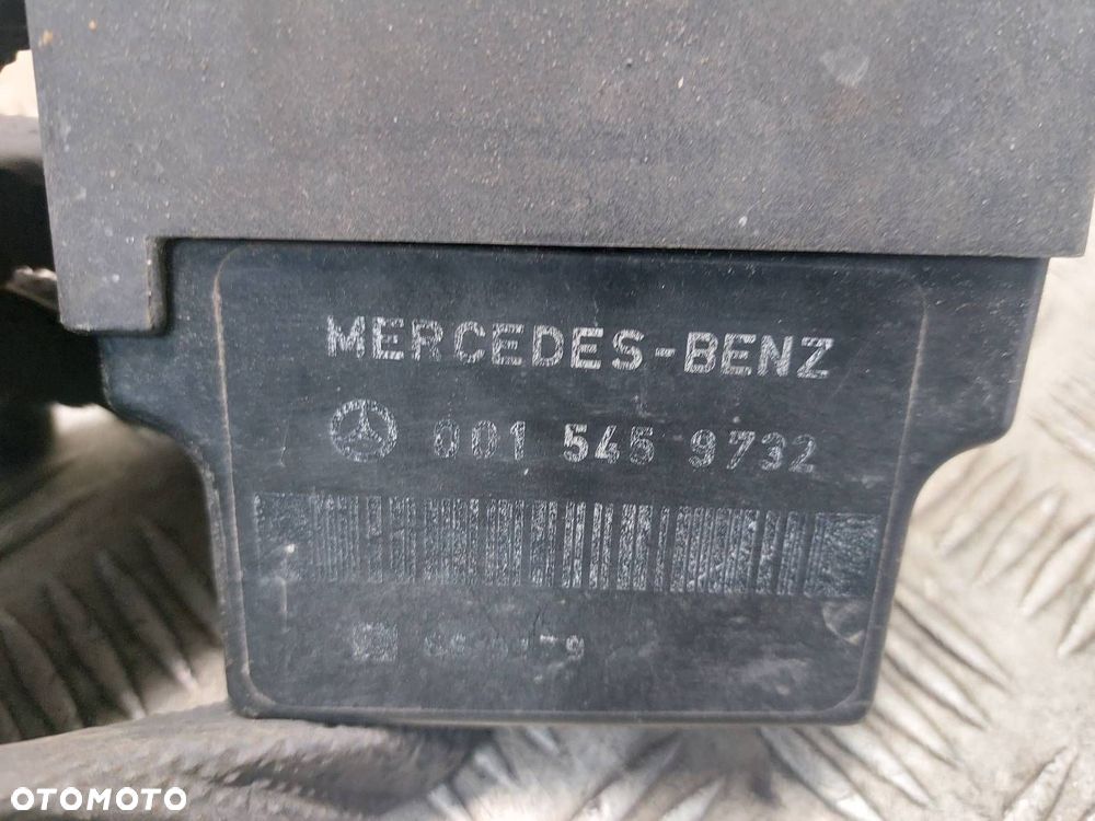 PRZEKAŹNIK ŚWIEC ŻAROWYCH MERCEDES-BENZ T1 KACZKA 2.4 D  0015459732 - 2