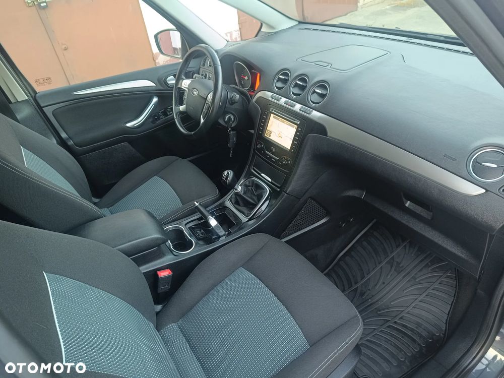 Ford Galaxy - 23