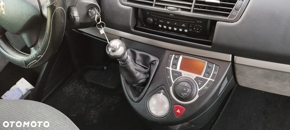 Peugeot 807 HDi 135 Active - 8