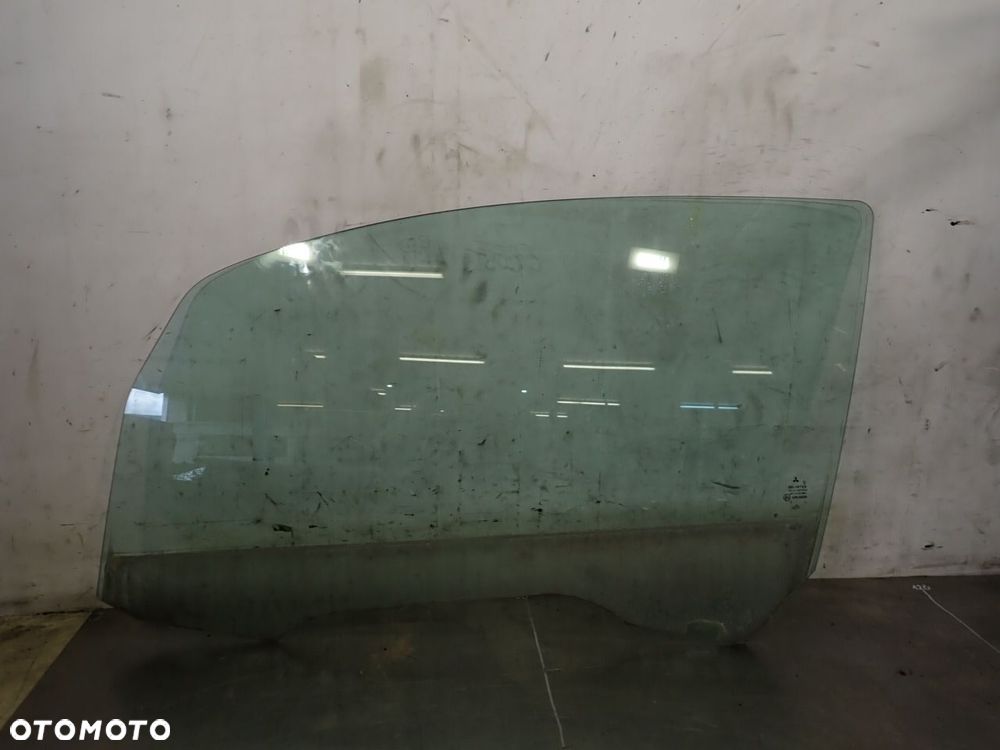 SZYBA BOCZNA LEWA PRZEDNIA DRZWI MITSUBISHI COLT CZ3 1.3 - 1