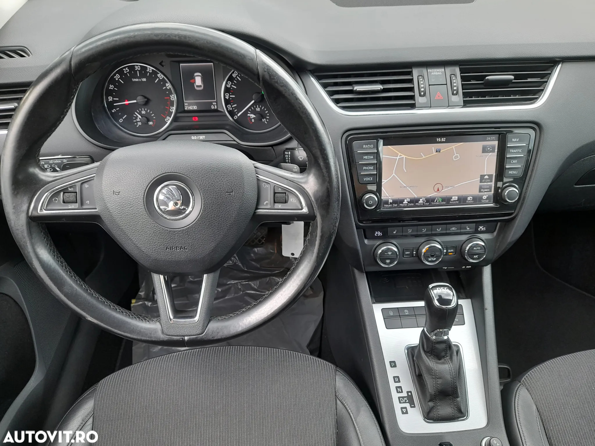 Skoda Octavia Combi 2.0 TDI DSG Premium Edition - 6