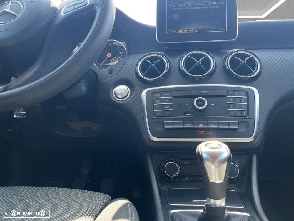 Mercedes-Benz GLA 200 d Urban - 15