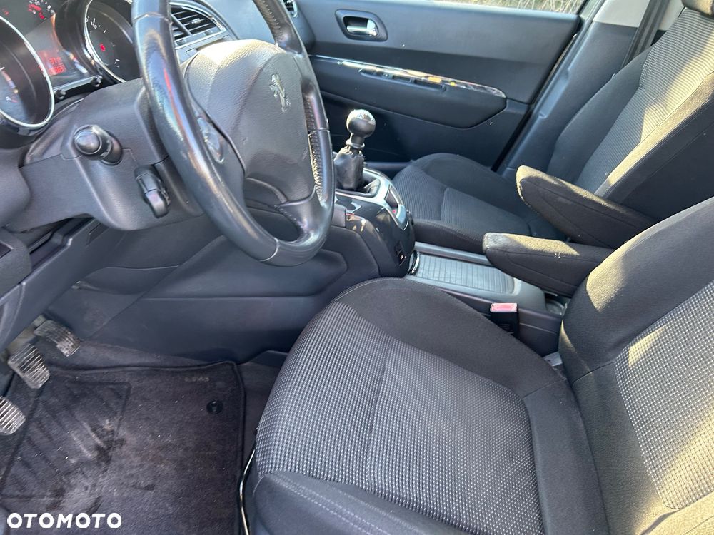 Peugeot 5008 - 30