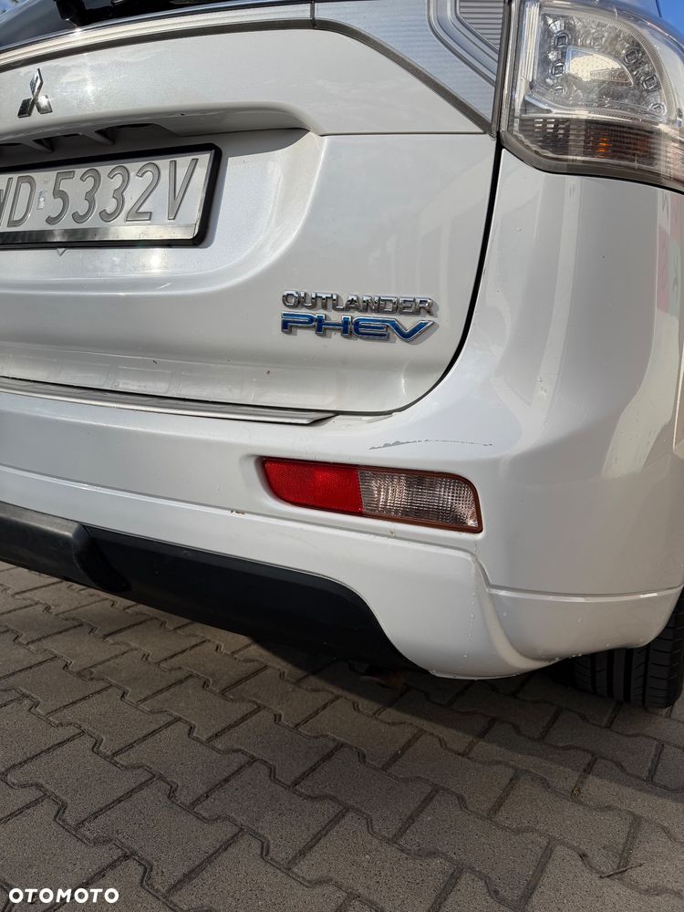 Mitsubishi Outlander - 12