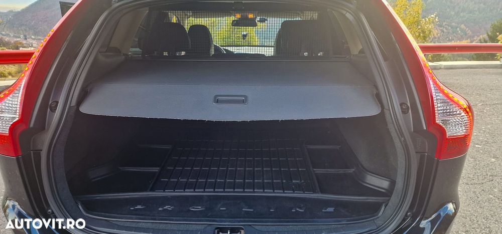 Volvo XC 60 D5 AWD Momentum - 9