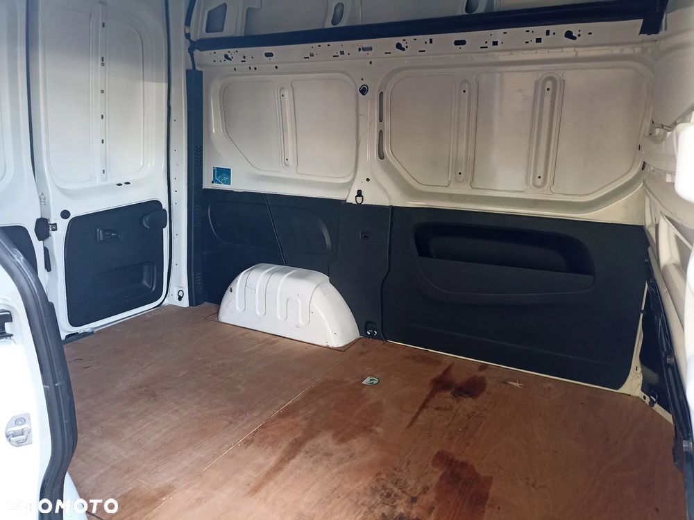 Renault TRAFIC - 8