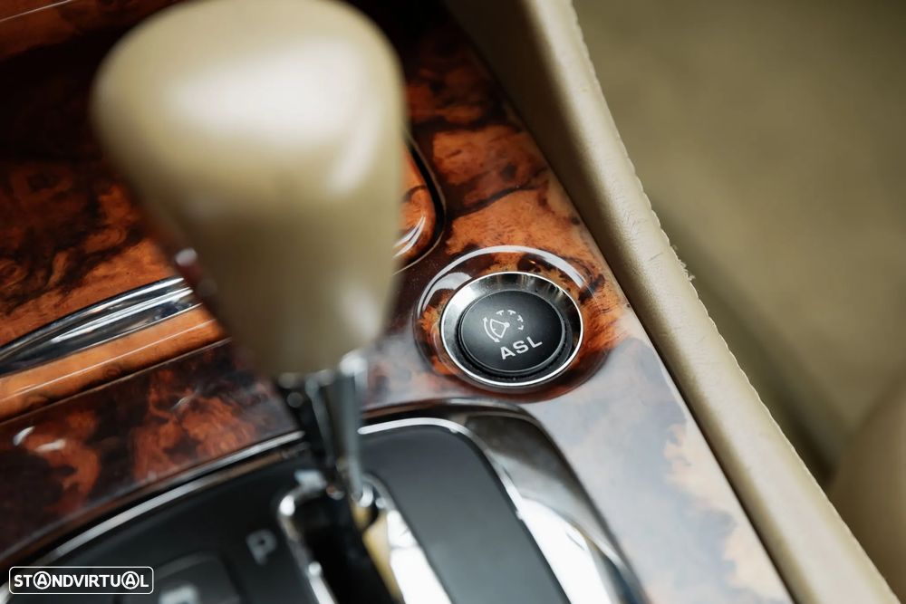 Jaguar XK XK8 Coupe - 29