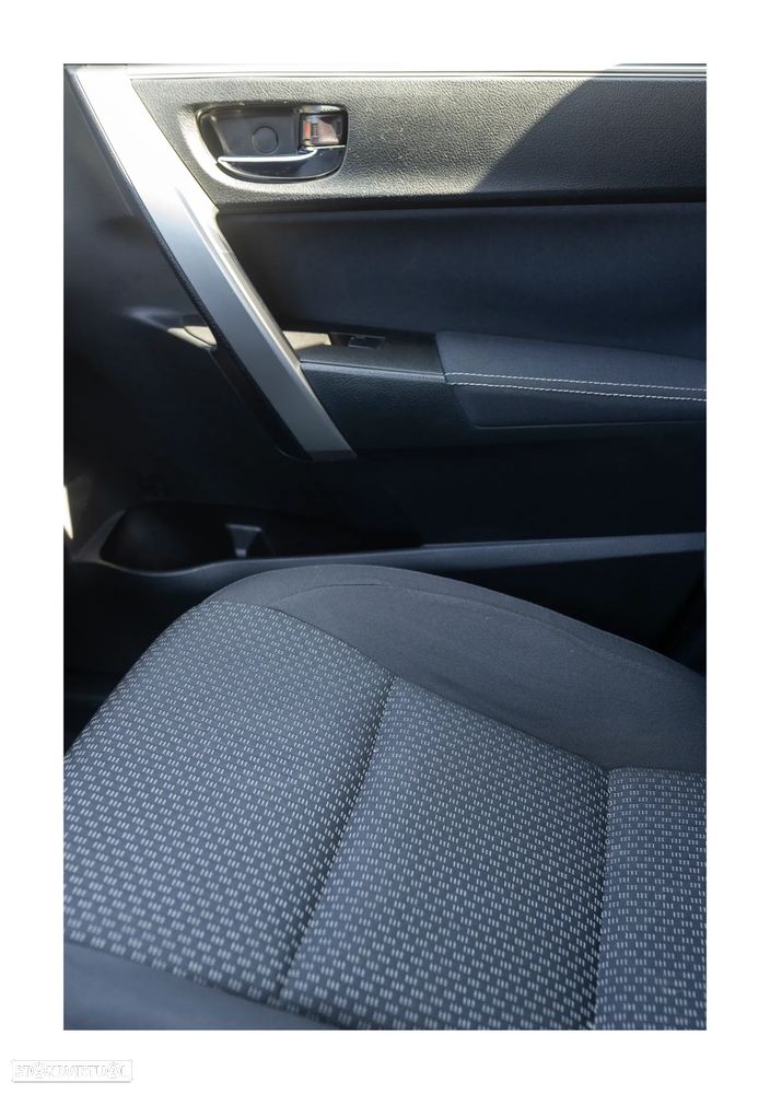 Toyota Corolla 1.4 D-4D Exclusive+PM - 9