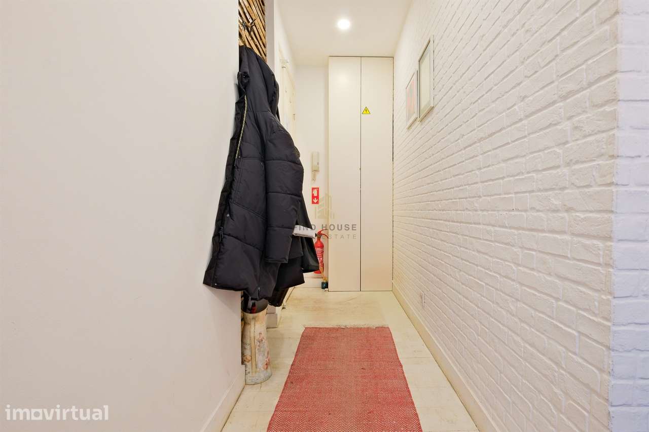 Apartamento T2 com licença para A.L. no centro de Lisboa - Grande imagem: 2/24