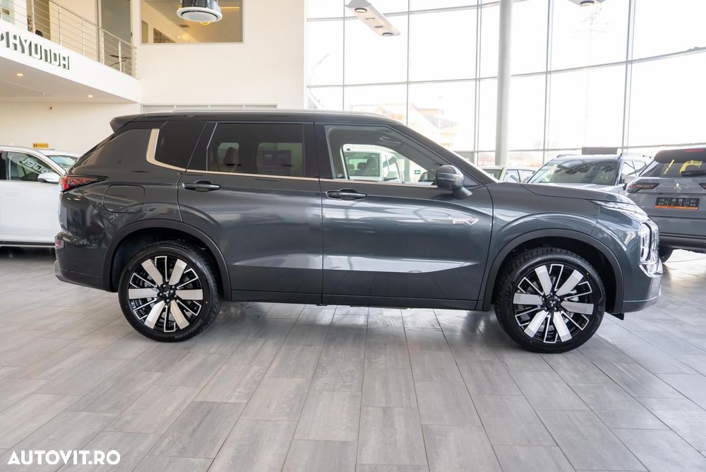 Mitsubishi Outlander - 10
