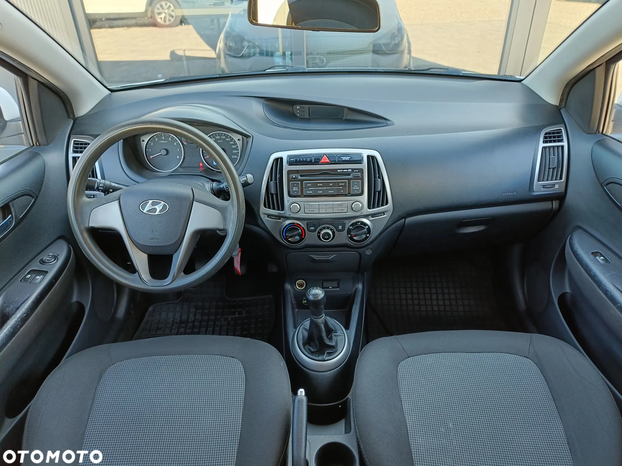 Hyundai i20 - 12