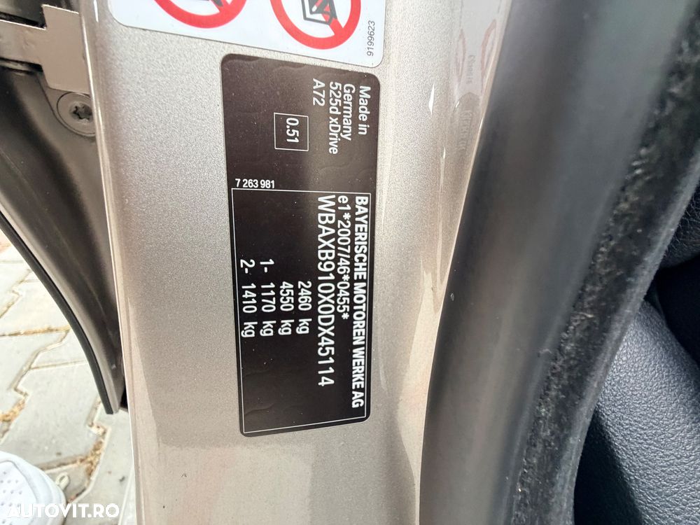 BMW Seria 5 525d xDrive - 17