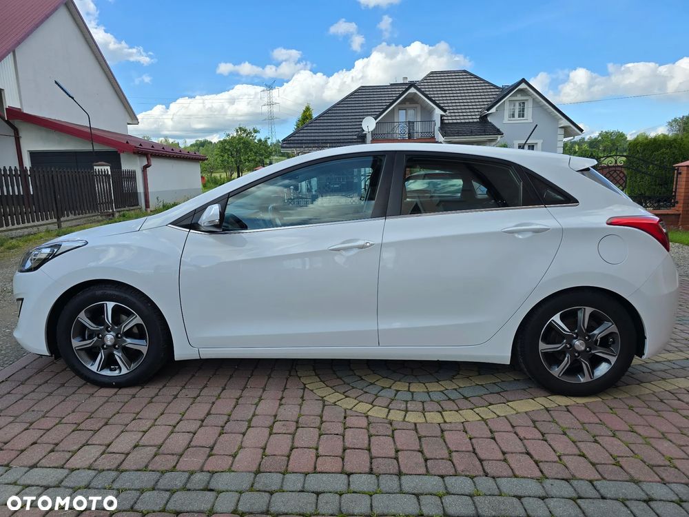 Hyundai i30 blue 1.6 GDI YES Gold - 11